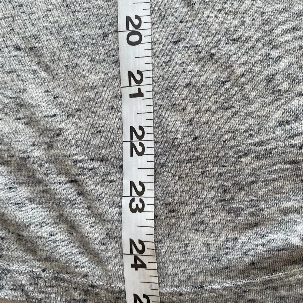 Victoria’s Secret PINK “If It’s Snowing” Short Sleeve  Graphic T-Shirt XS - Picture 2 of 7